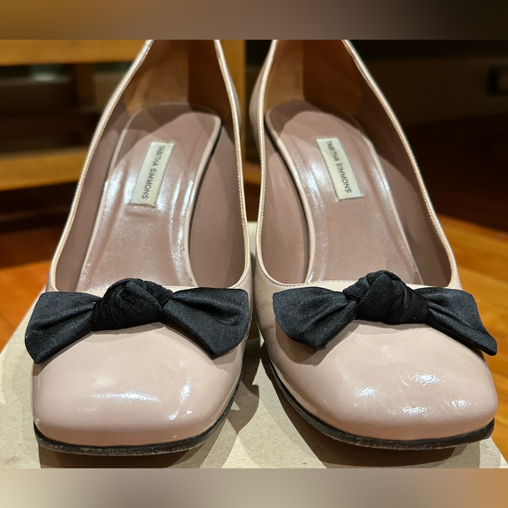 CLOSET CLEAROUT SALE: Tabitha Simmons Patent Leather Bow Heel